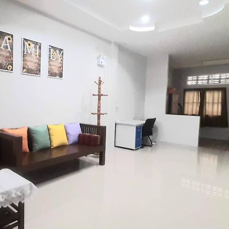 Rutcha Homestay Betong รัชชา โฮมสเตย์ เบตง المظهر الخارجي الصورة
