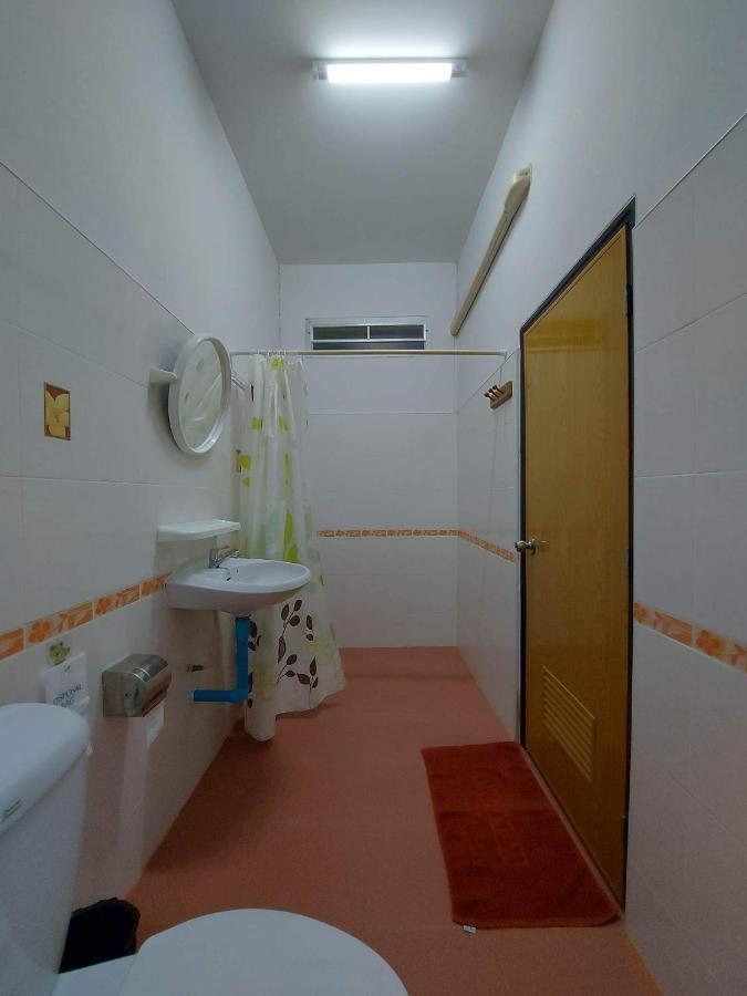 Rutcha Homestay Betong รัชชา โฮมสเตย์ เบตง المظهر الخارجي الصورة
